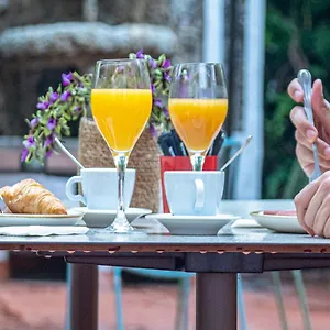 2* Otel Casa Lirio